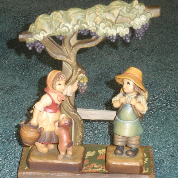 ANRI Ferrandiz CLUB MEMBERS ONLY "Harvest Time", "Harvest Helper" & Grapevine - Picture 4 of 12